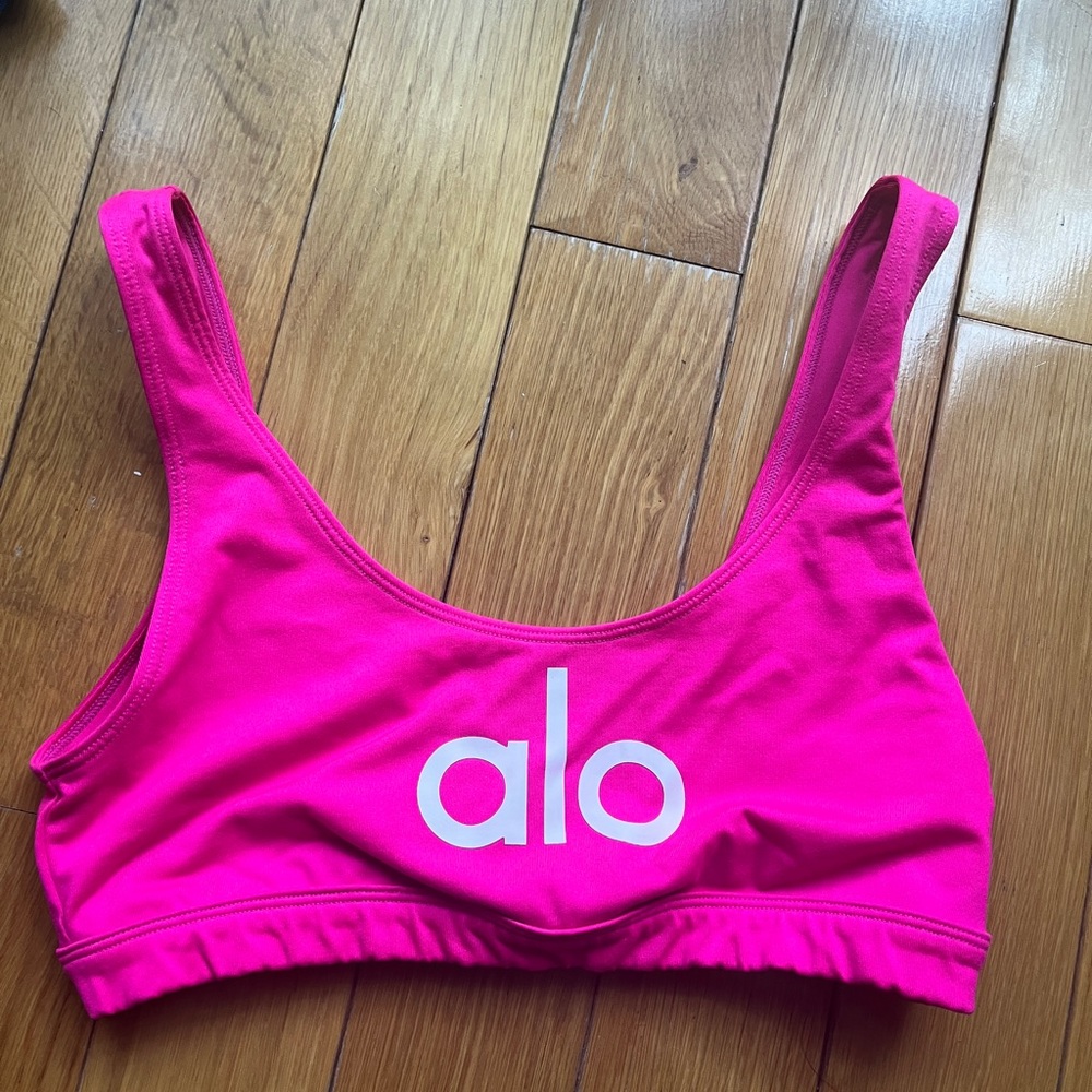 Alo yoga sports bra pink